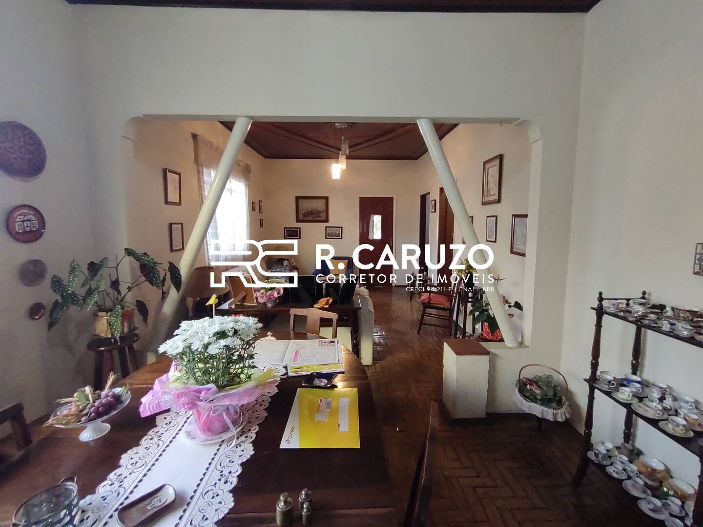 Casa à venda com 3 quartos, 181m² - Foto 2