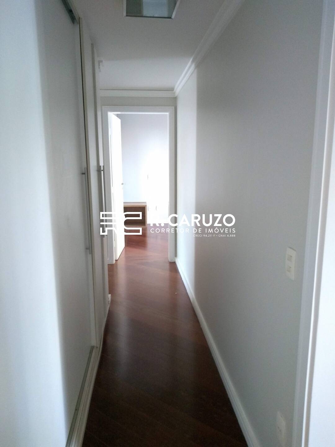 Apartamento à venda com 4 quartos, 189m² - Foto 11