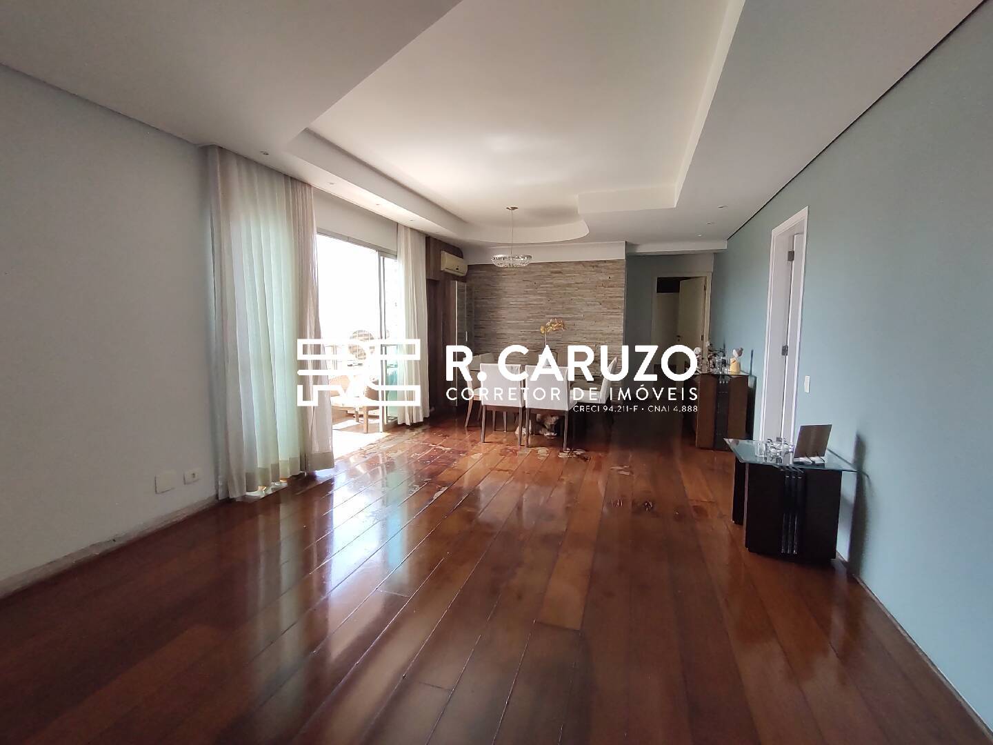 Apartamento à venda com 3 quartos, 155m² - Foto 2