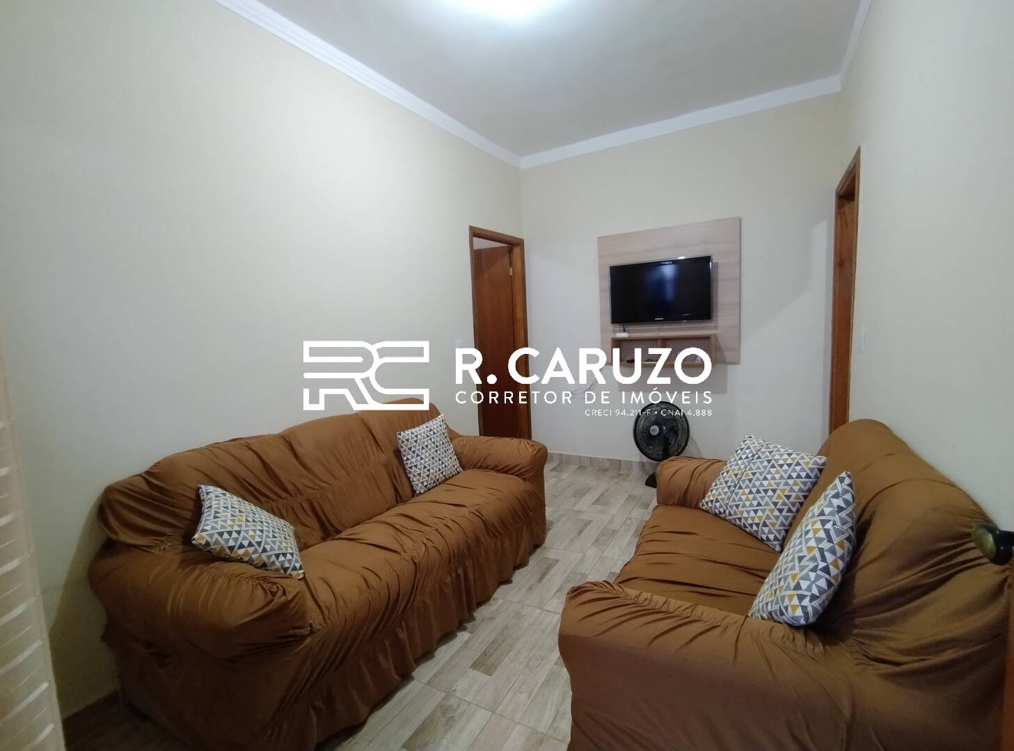 Casa à venda com 2 quartos, 120m² - Foto 2