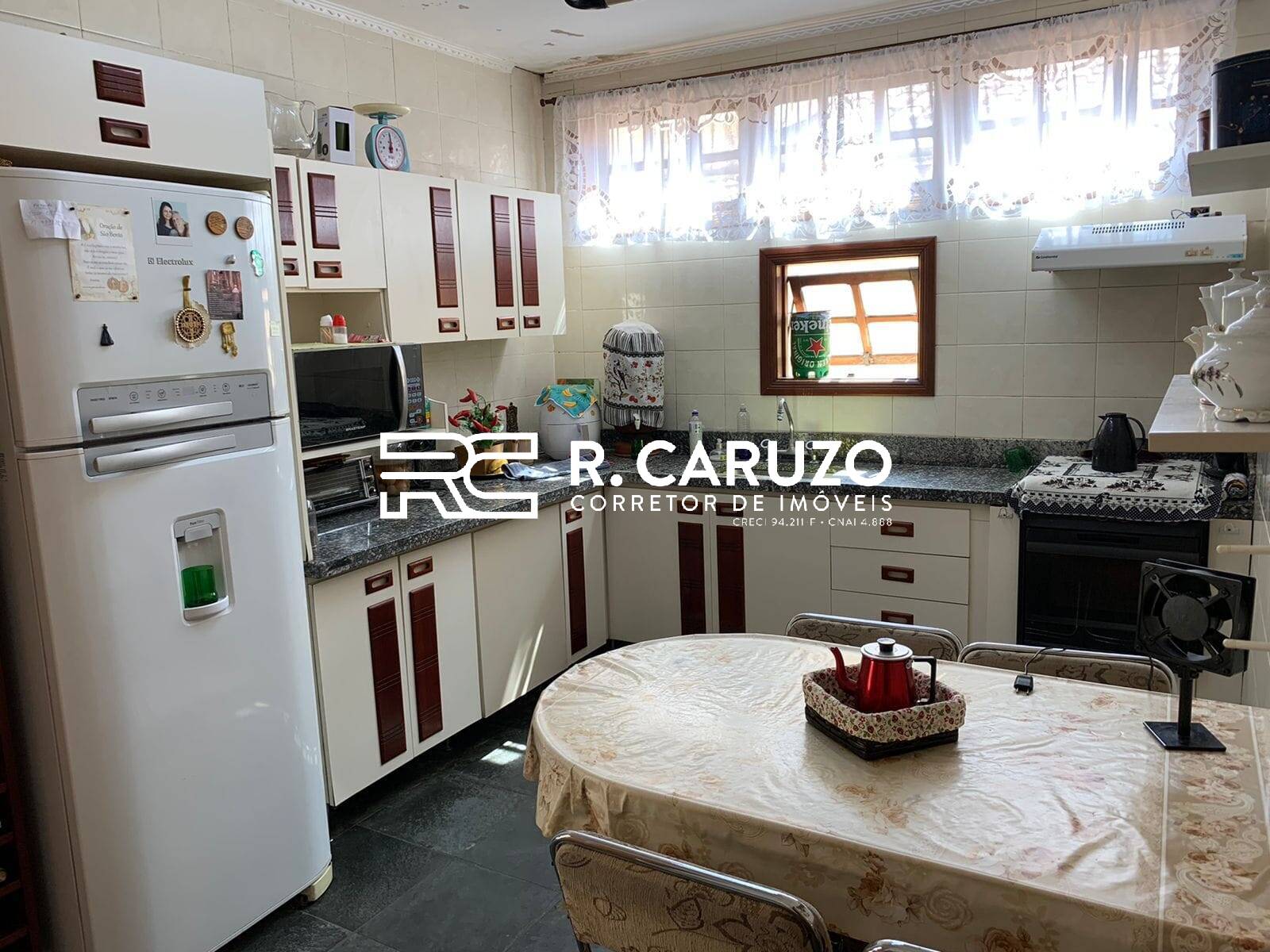 Casa à venda com 4 quartos, 298m² - Foto 3