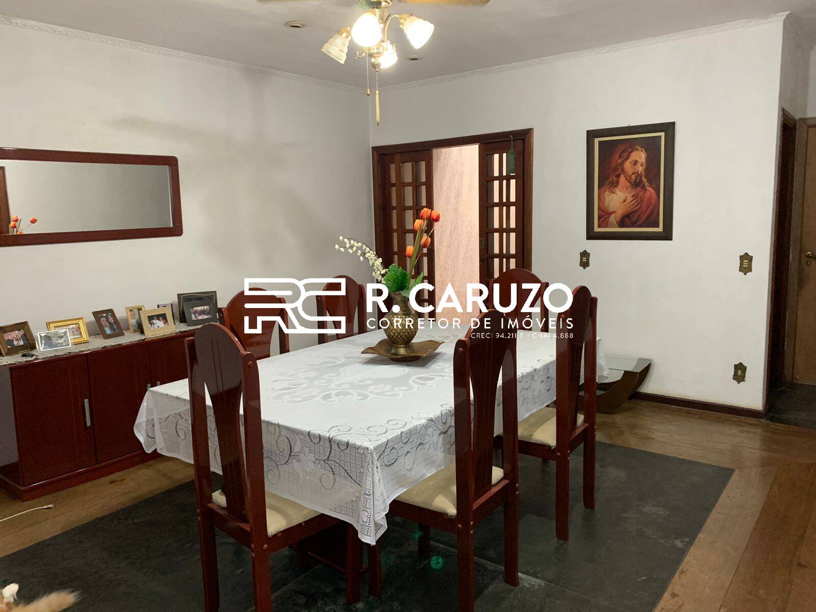 Casa à venda com 4 quartos, 298m² - Foto 2