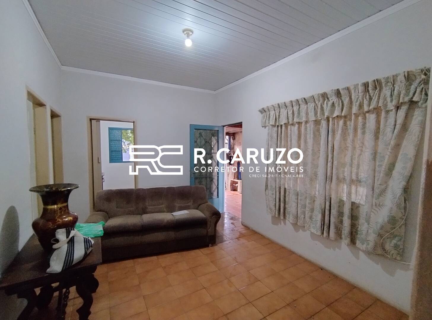 Casa à venda com 2 quartos, 189m² - Foto 1