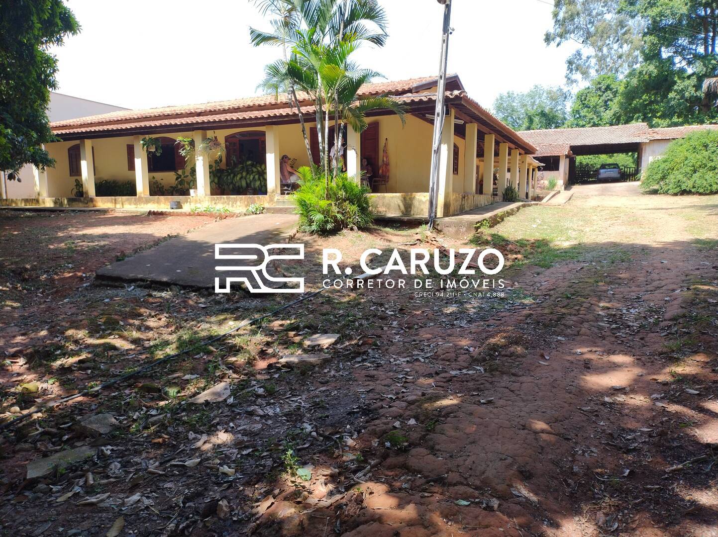 Fazenda à venda com 3 quartos, 300m² - Foto 1