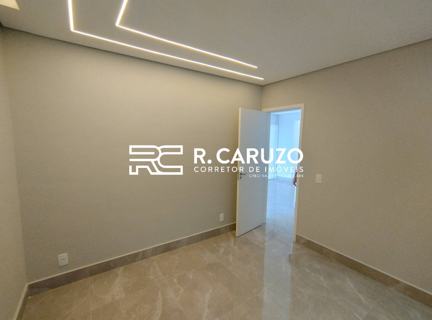 Apartamento à venda com 2 quartos, 67m² - Foto 9