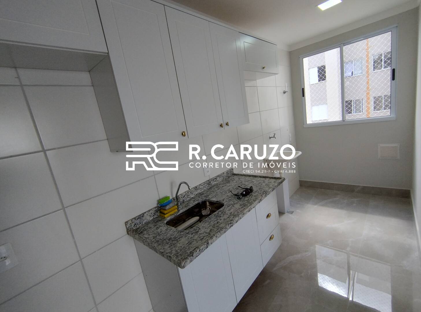 Apartamento à venda com 2 quartos, 67m² - Foto 4