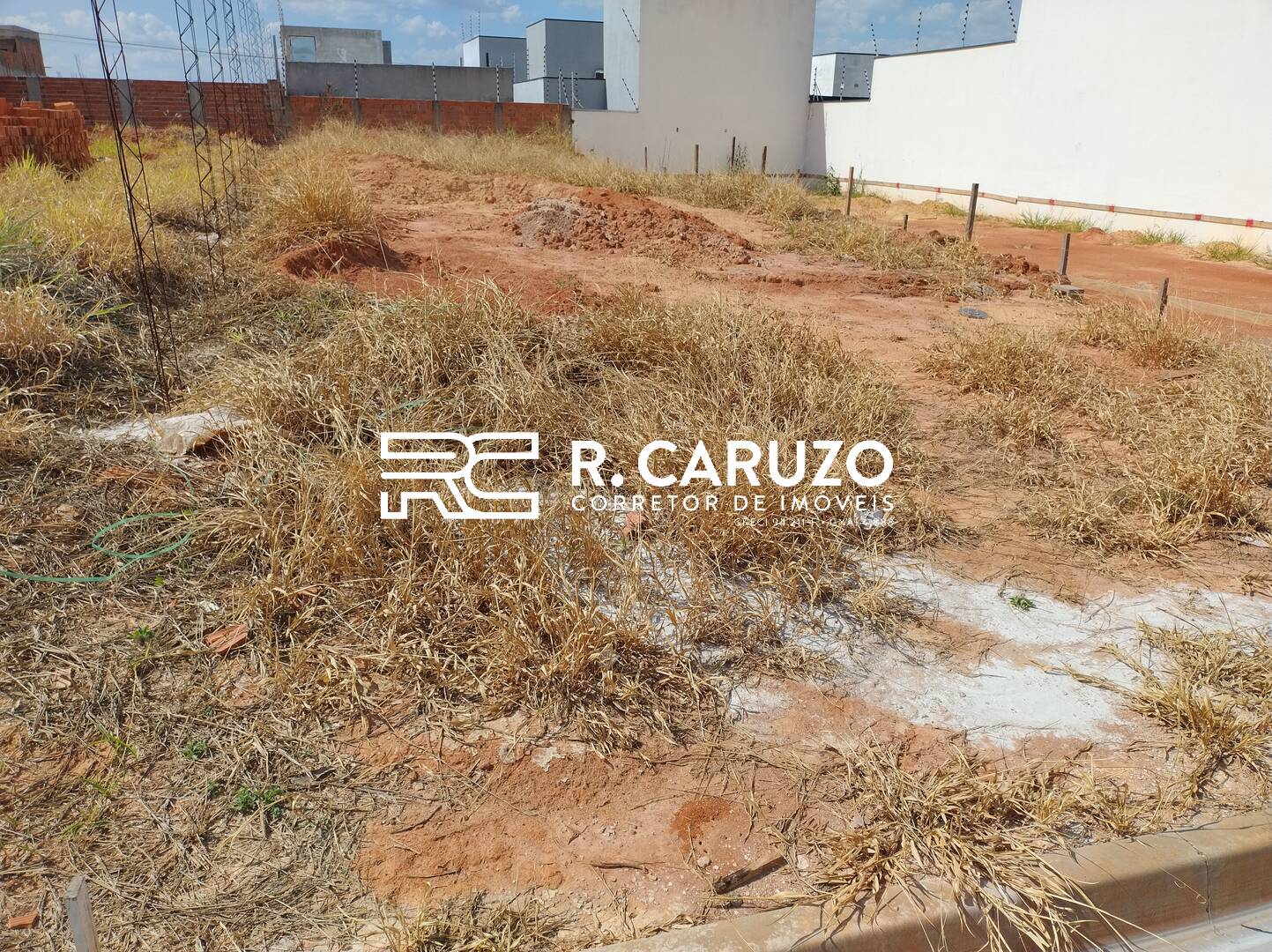 Terreno à venda, 200m² - Foto 1