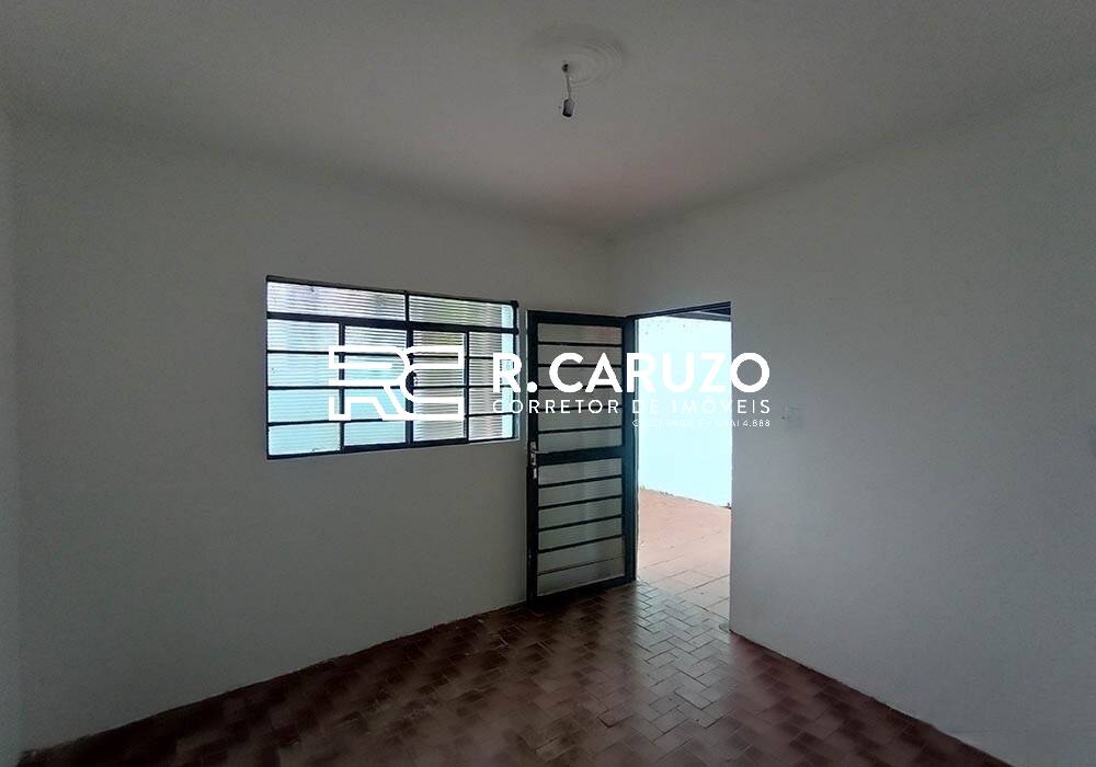 Casa à venda com 2 quartos, 69m² - Foto 2