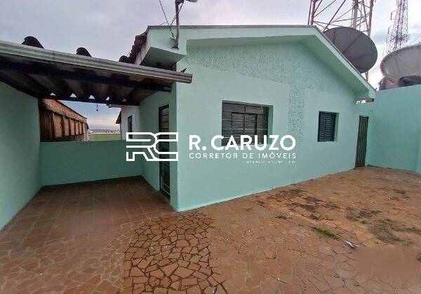 Casa à venda com 2 quartos, 69m² - Foto 1