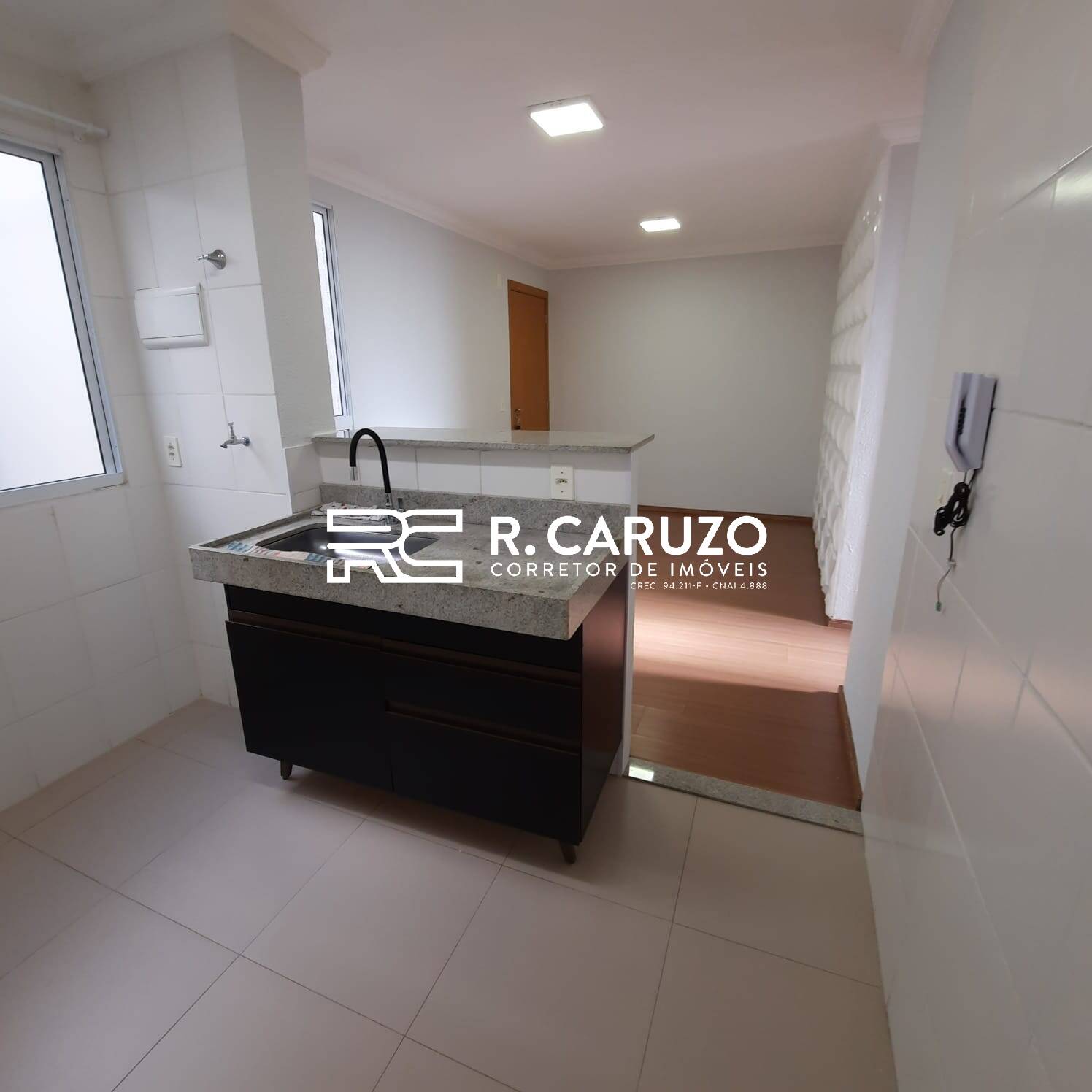 Apartamento à venda com 2 quartos, 45m² - Foto 3